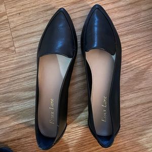 Essex Lane Black Pointed Flats